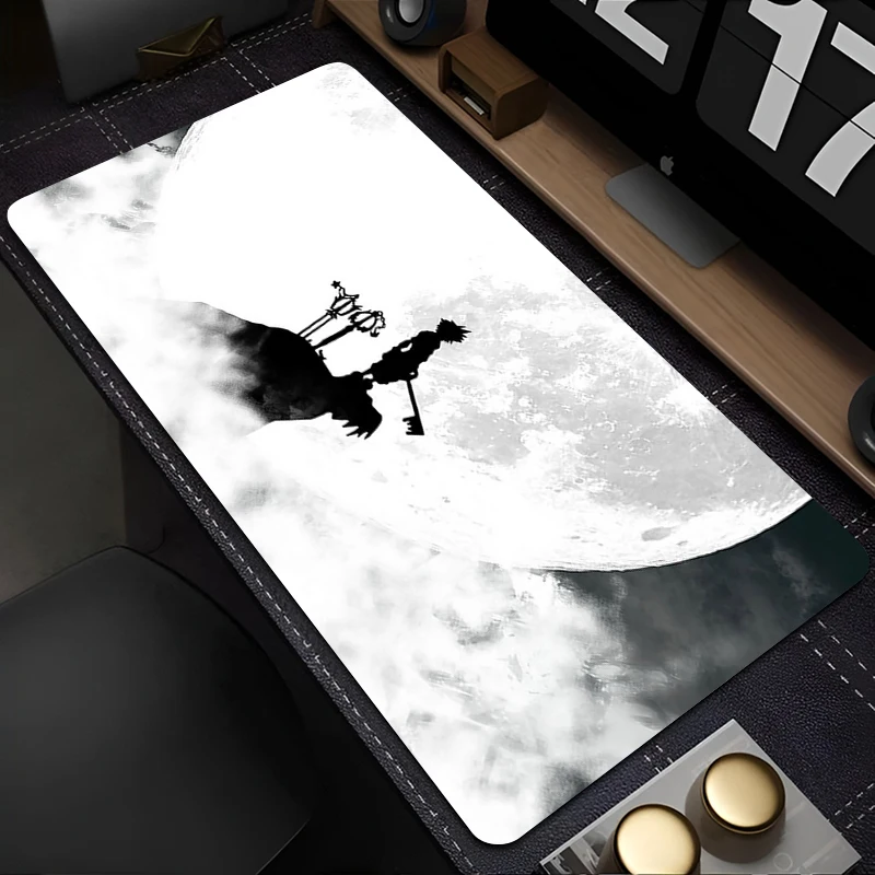 Alas Desktop Anime Hitam Putih - Laptop Accessories Productivity ulasan dan harga